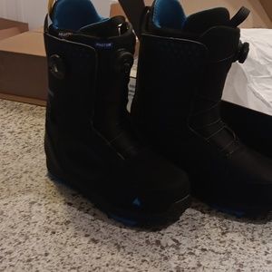 Size 12 Men's Snowboard Boots